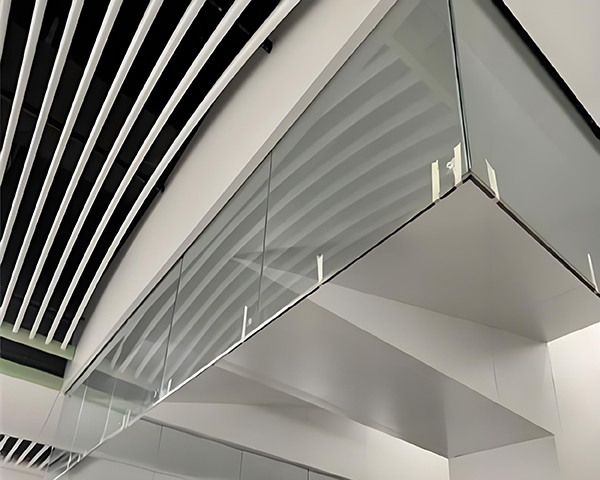 头屯河玻璃头屯河挡烟垂壁