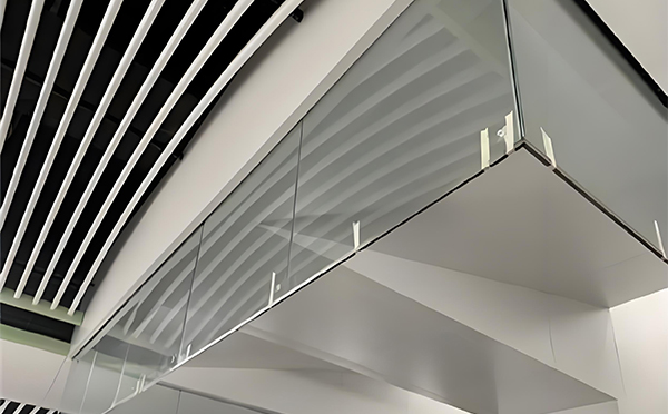 头屯河玻璃挡烟垂壁