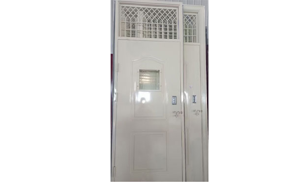 头屯河学校教室门