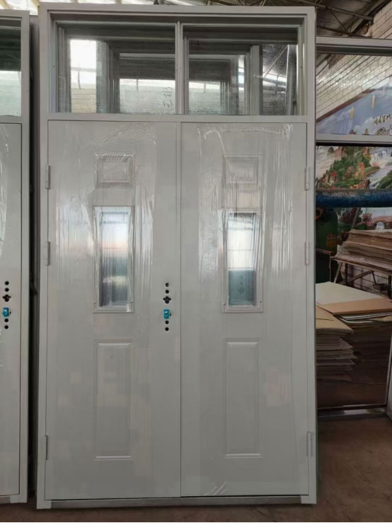 头屯河学校教室门