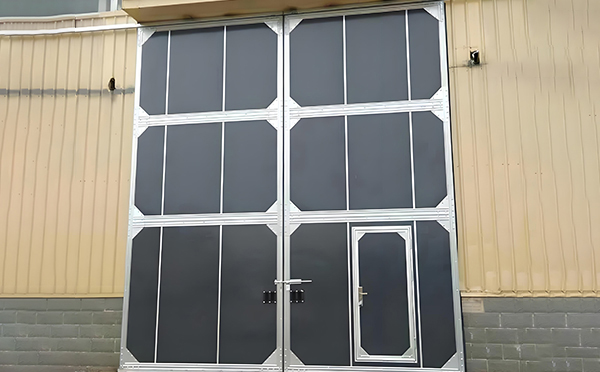 厂房头屯河工业门选择与维护全解析:提升效率与安全的关键要素 厂房头屯河工业门选择与维护全解析:提升效率与安全的关键要素