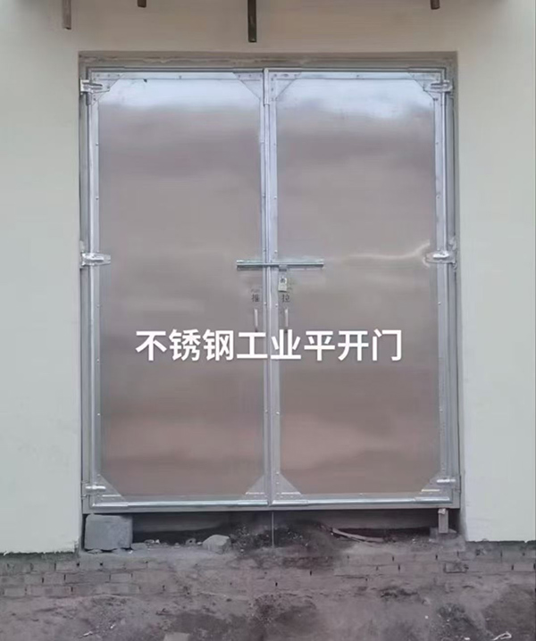 不锈钢头屯河工业平开门在现代工业场景中的应用实践