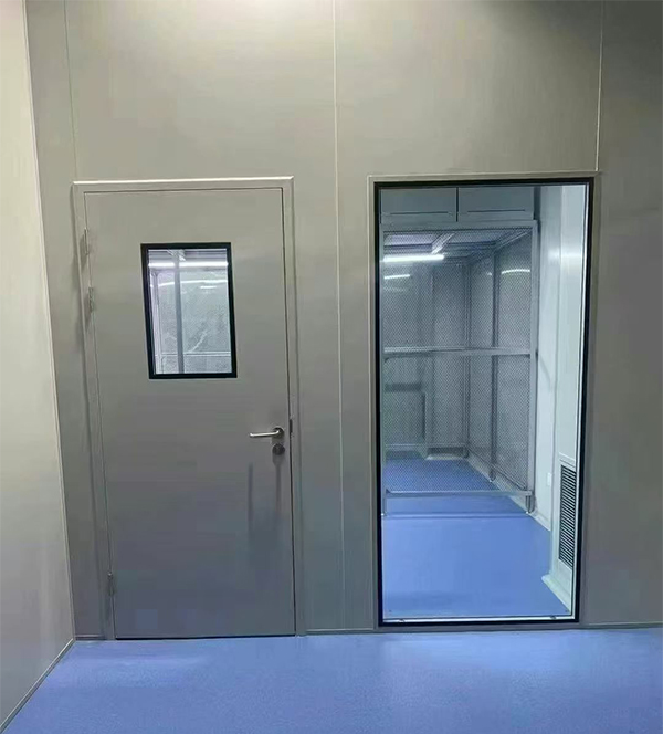 学校教学楼完成头屯河防火门标准化安装